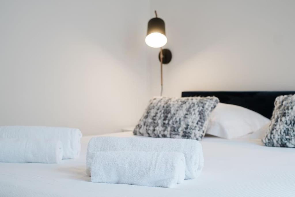 Apartment Bright And Peaceful T2 In Town Center Ail *