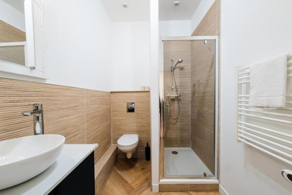 Bright And Peaceful T2 In Town Center Ail Appartement *