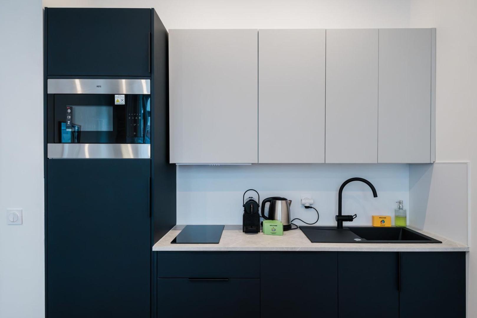 Bright And Peaceful T2 In Town Center Ail Appartement